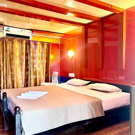 Harmony Houseboats Hotel Alappuzha Exterior photo