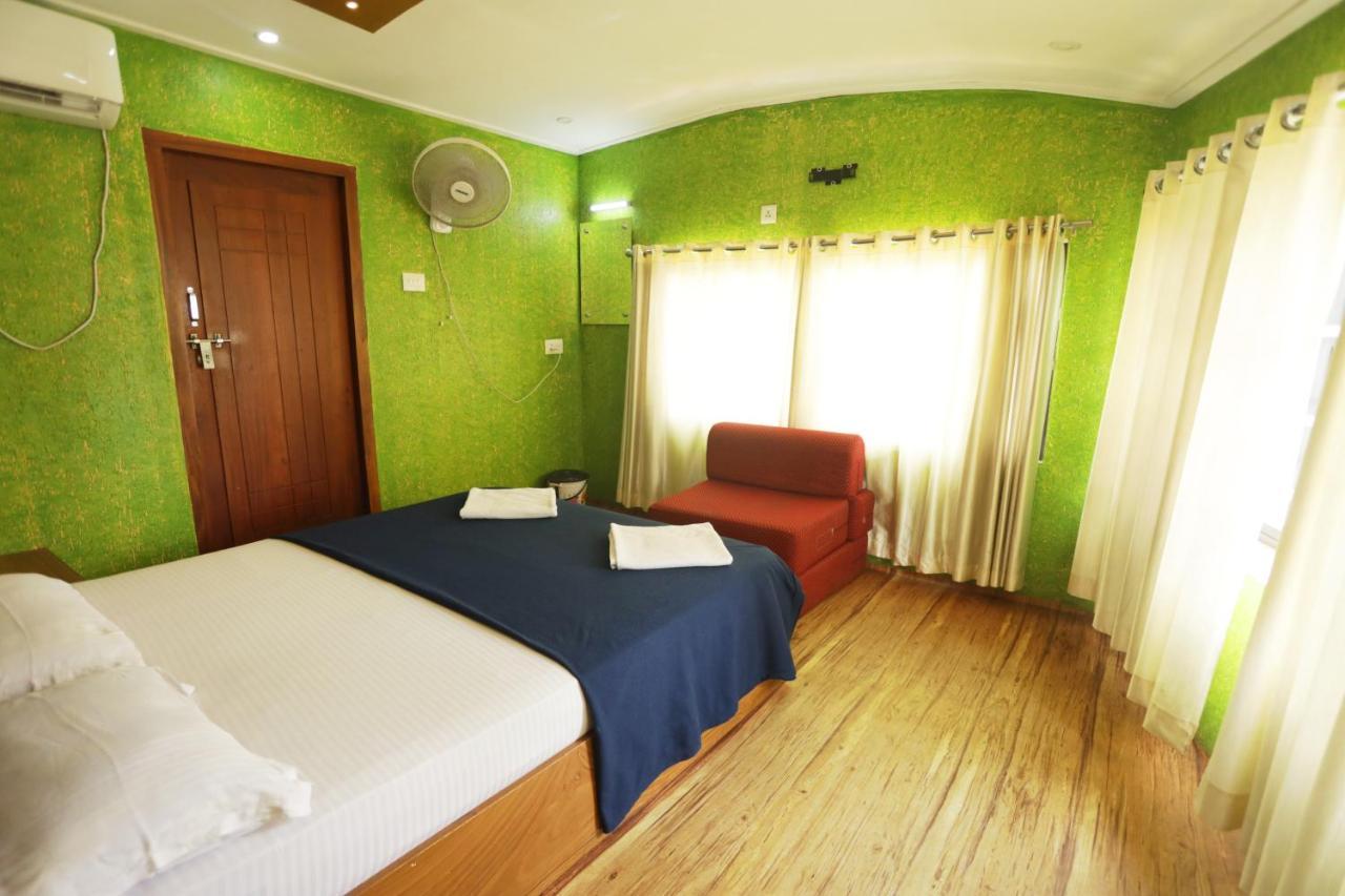 Harmony Houseboats Hotel Alappuzha Exterior photo