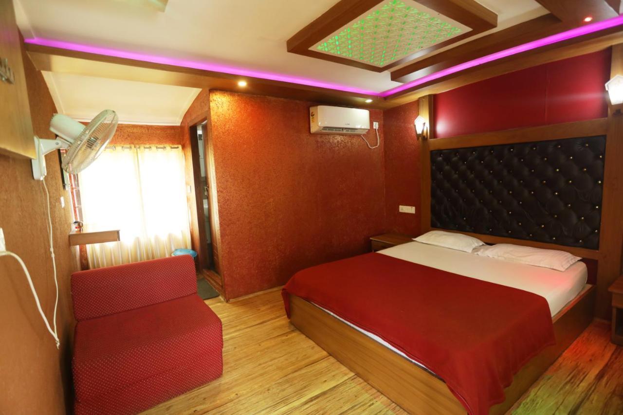 Harmony Houseboats Hotel Alappuzha Exterior photo