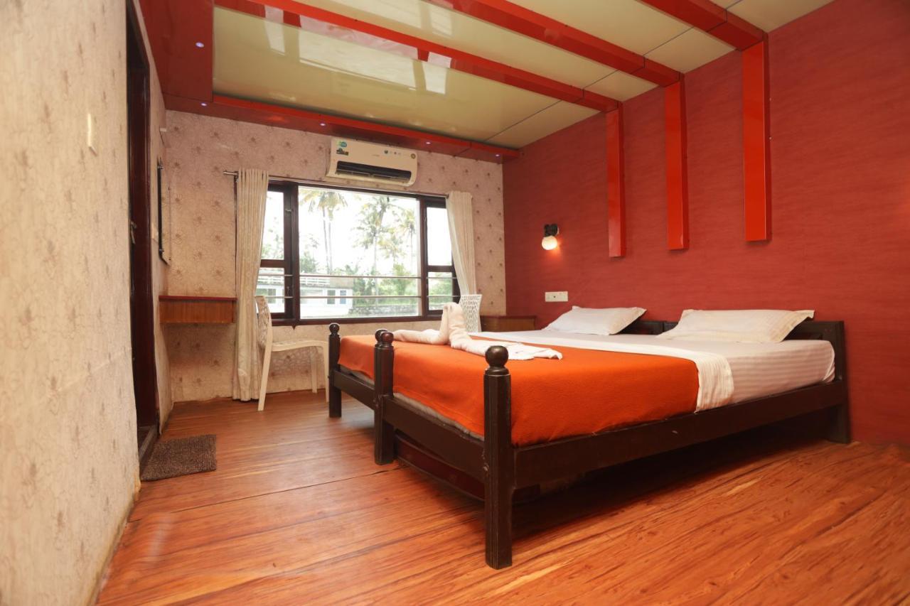 Harmony Houseboats Hotel Alappuzha Exterior photo