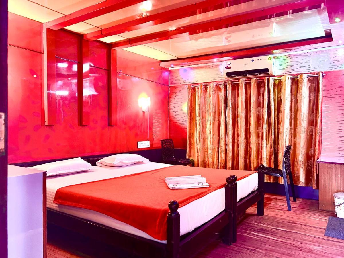 Harmony Houseboats Hotel Alappuzha Exterior photo