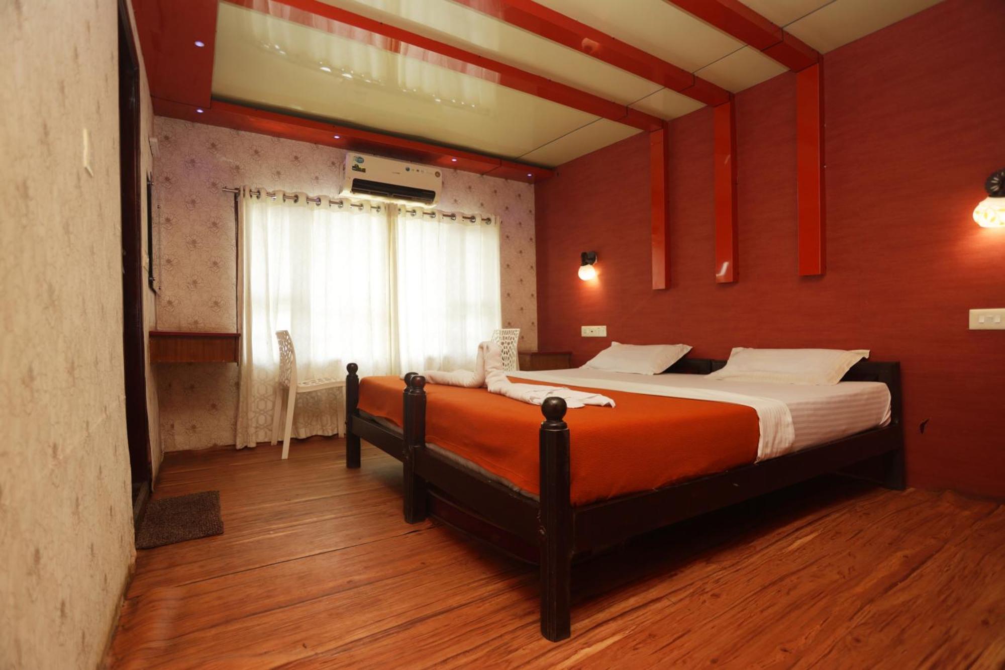 Harmony Houseboats Hotel Alappuzha Exterior photo