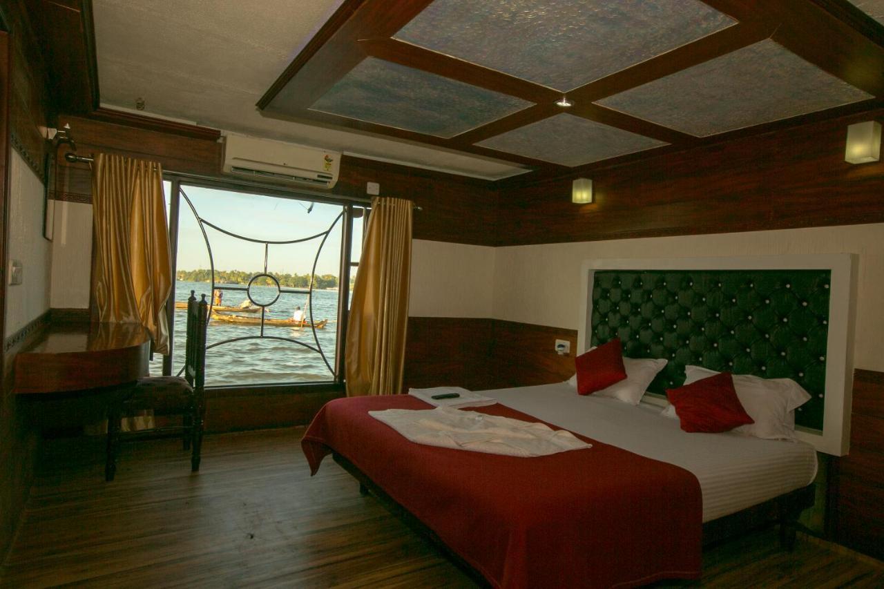 Harmony Houseboats Hotel Alappuzha Exterior photo