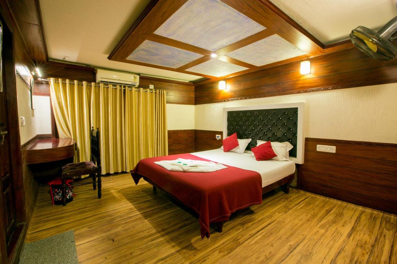 Harmony Houseboats Hotel Alappuzha Exterior photo
