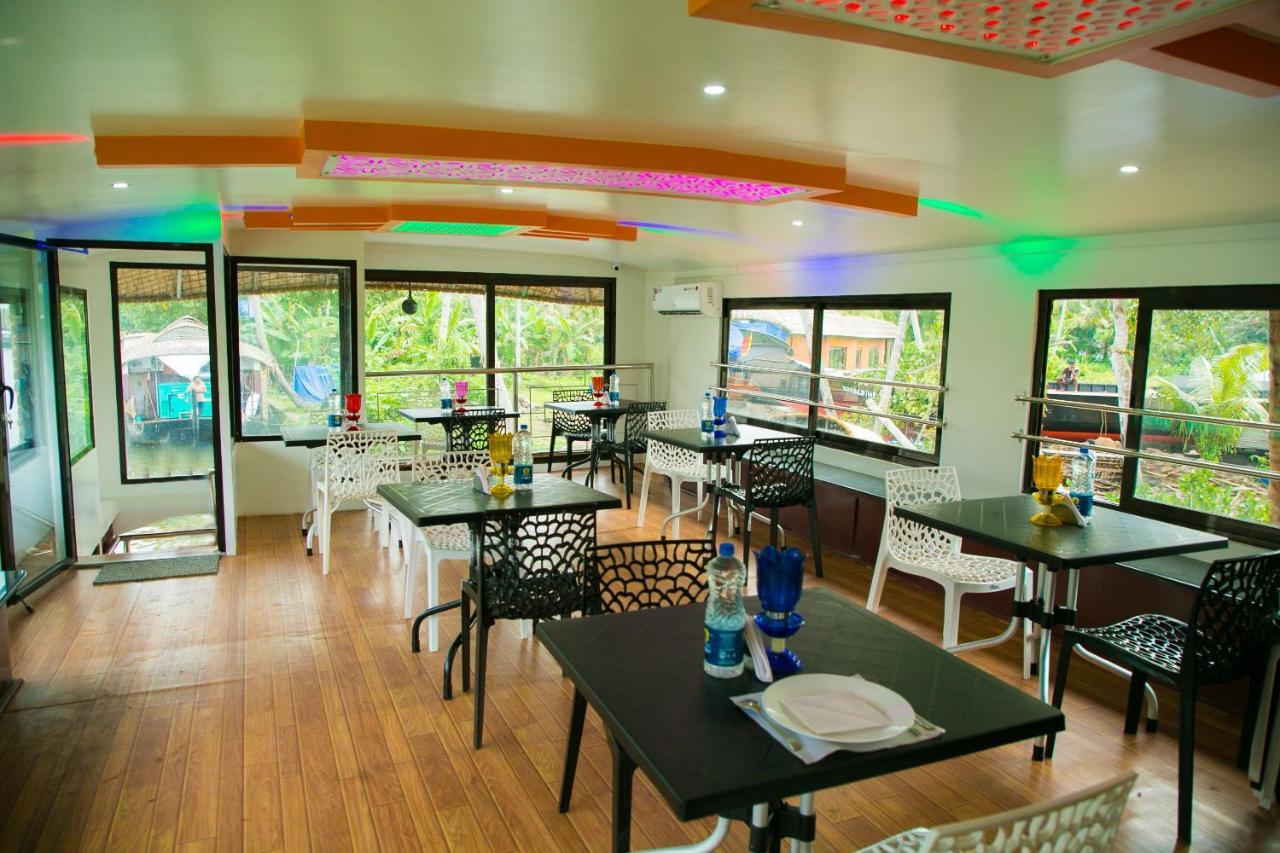 Harmony Houseboats Hotel Alappuzha Exterior photo